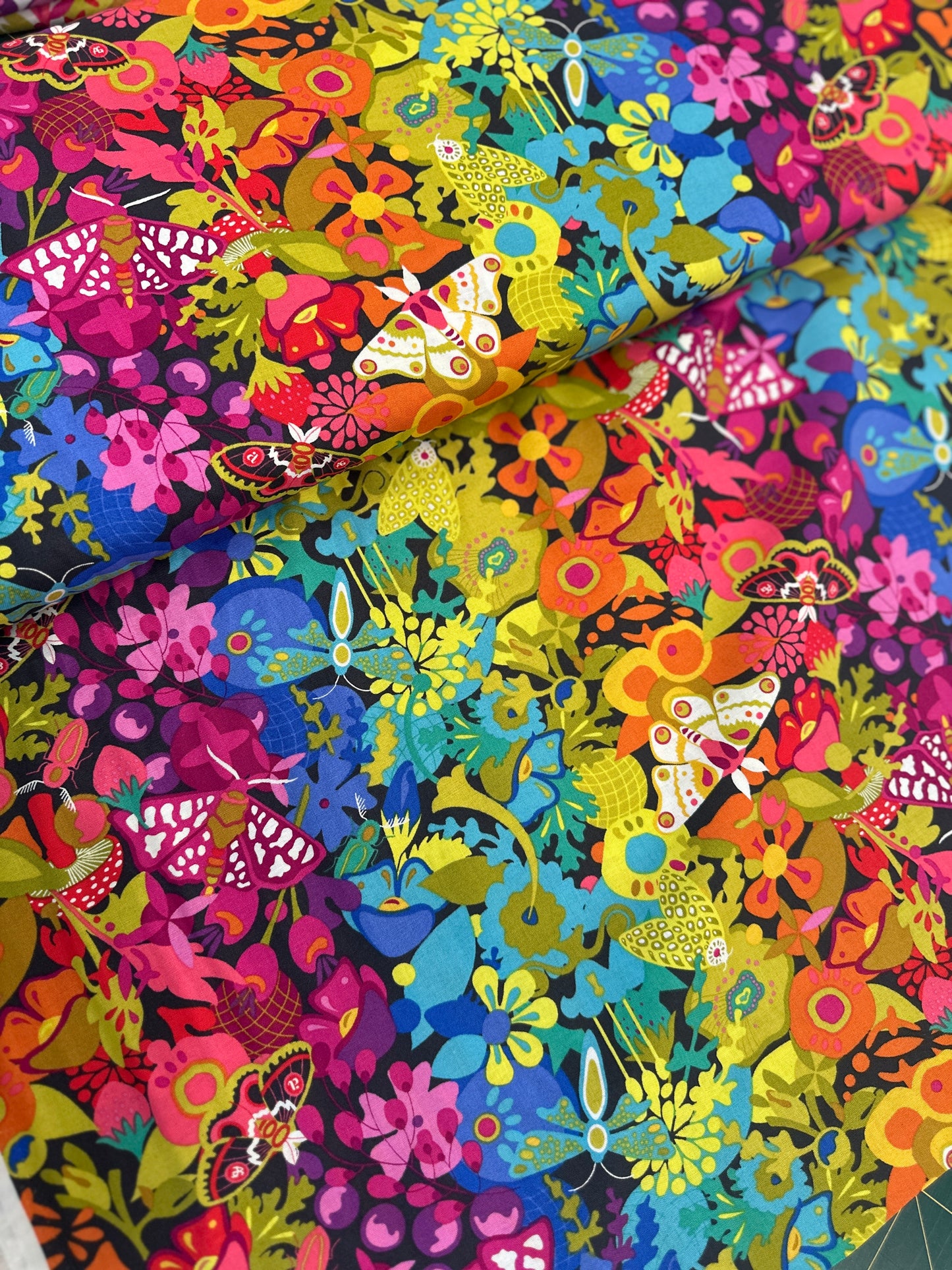 night all over print Alison Glass - Colorwheel in Art theory Day Night - quilt fabric collection available at Brisbane Australia online fabric store art quilt supplies 2 sew textiles. colour fun fabrics, featuring moths and flowers and other lovely nuances. Great as border, binding and feature fabrics, but also wonderful as a cushions and round table mats.
