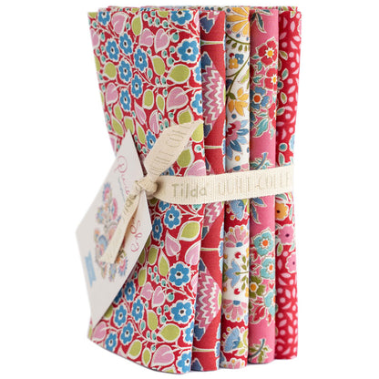 Tilda 5 FQ bundle red pink - Pie in the sky tonne Finnanger at 2 Sew Textiles Art quilt Supplies