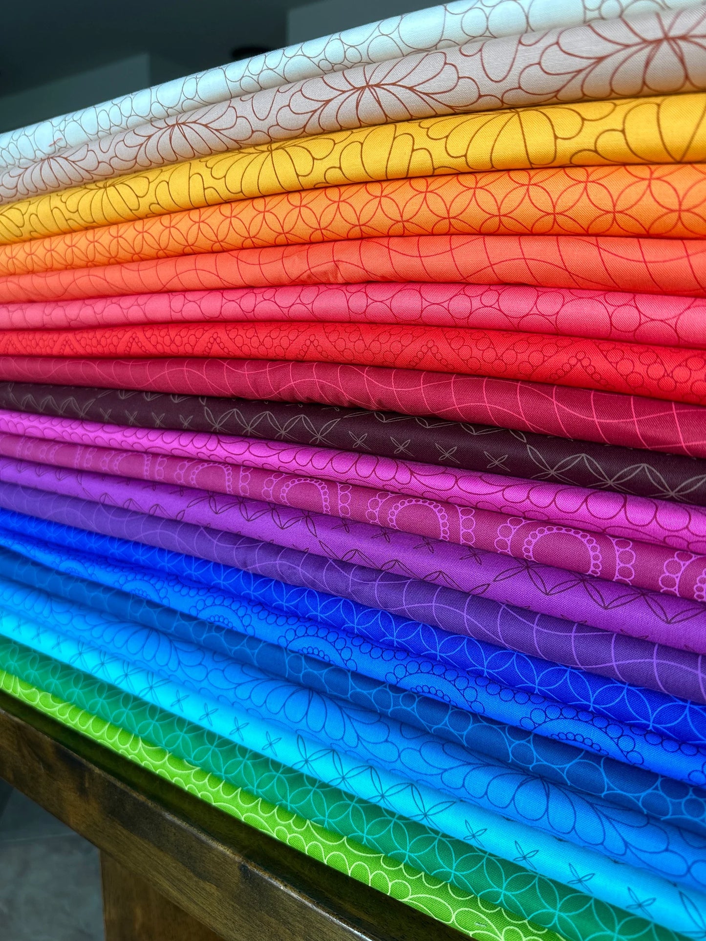 Reserva - Rainbow Spice - FQ Stack de Sariditty para Moda Fabrics ***Se envía en mayo de 2024***