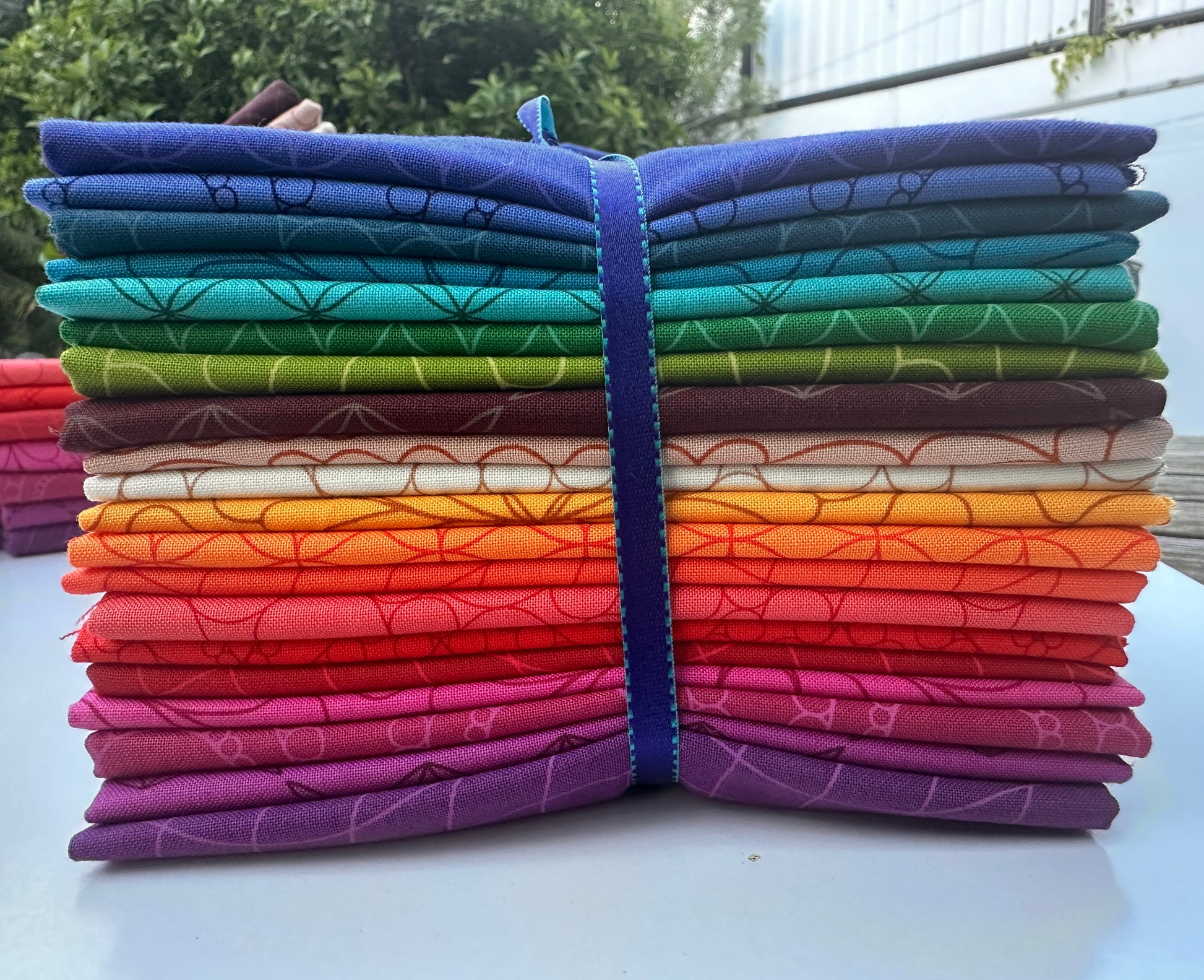 Full Collection FAT QUARTER BUNDLE OF 20 SARAH THOMAS RAINBOW SPICE QUILTING FABRICS TIED WITH A RIBBON.  AVAILABLE AT 2 SEW TEXTILES ART QUILT SUPPLIES